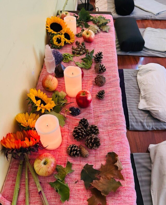 A huge thank you and so much gratitude to all those who attended our Fall Equinox Reiki Energy and Sound Healing Ceremony this evening @transensehealing 💜💜💜💙💙💙 It was an honour and a privilege to hold space with everyone!! Our next event is already posted for December 17th for the Winter Solstice… hope to see you there! 💙 Blessings for a wonderful Fall season!
