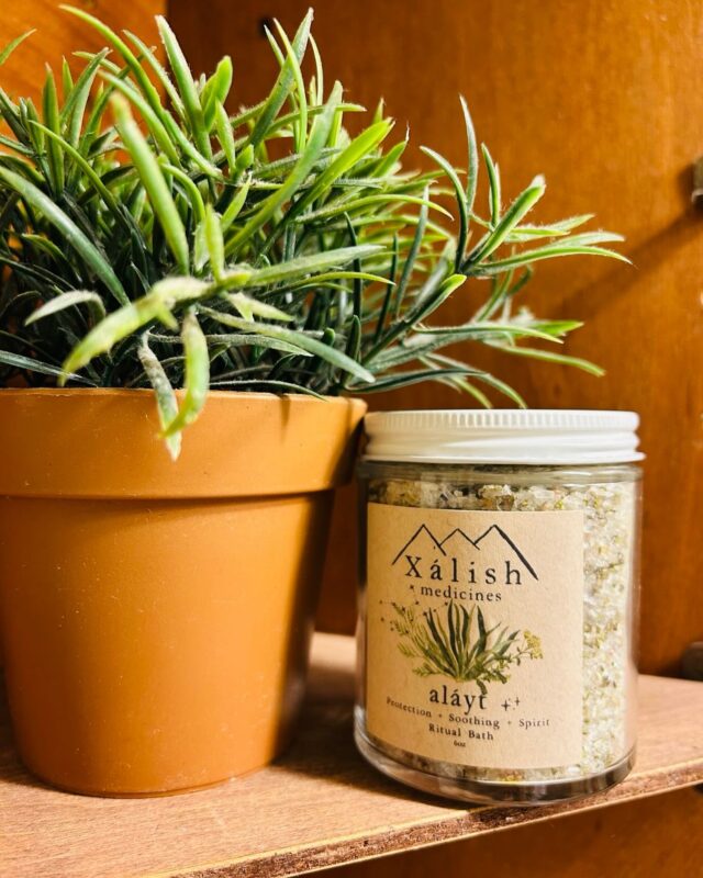 After an incredible day of healing and energy work… this beauty called to me💚 So glad I listened 💚💚💚Thank you Dr. Jacqui @xalishmedicines for creating this beautiful blend of sacred plant medicines for bathing rituals. Now to sleep…🥱
.
.
.
.

#reflexology
#soundtherapy
#reflexologist 
#soundhealing
#footreflexology 
#karynmalfara
#biomat
#biomatannex 
#annex
#annexreflexology
#reflexologytoronto
#tuningforks
#humantuning
#acupressure
#sisteringtoronto
#7fathomsskincare
#transensehealingartscentre 
#selfcare
#reiki
#reikinearme
#reikihealing
#holistichealth
#reflexologistnearme
#raviblanket
#weightedblanket
#biosonicstuningforks
#sprucepath
#bloorandspadina
#sekhem
#reikimaster